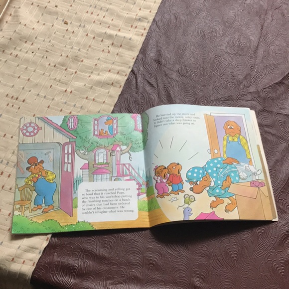 “The Berenstain bears and the messy room” kids softcover book - Picture 9 of 9